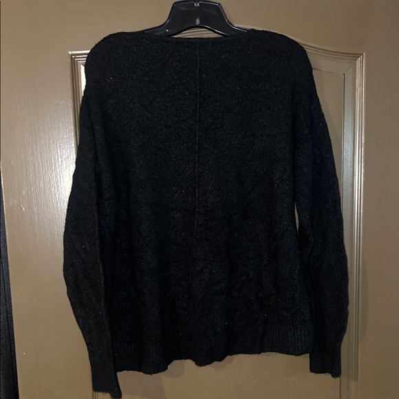 H&M Black V-Neck Women's Sweater - Picture 3 of 4